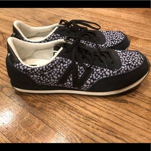 New Balance 410 Sneakers Black Floral WL410BK